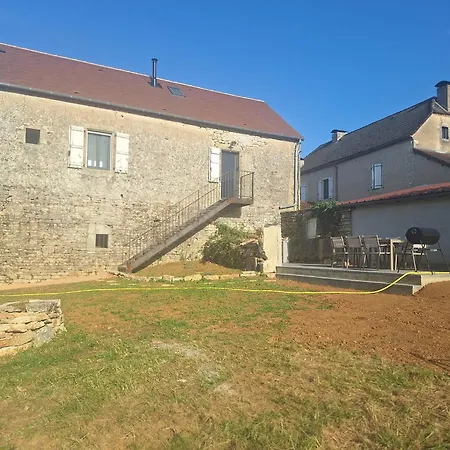 בית נופש De La Micro Ferme De L Oustalou גראמה